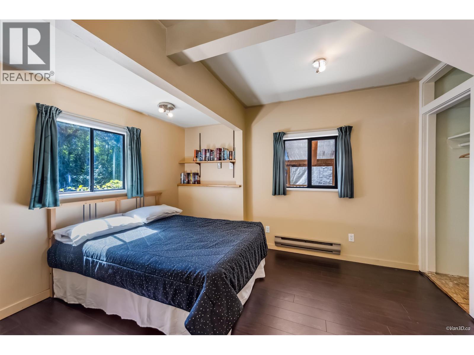 4585 Raeburn Street, North Vancouver, British Columbia  V7G 1K3 - Photo 16 - R3116521