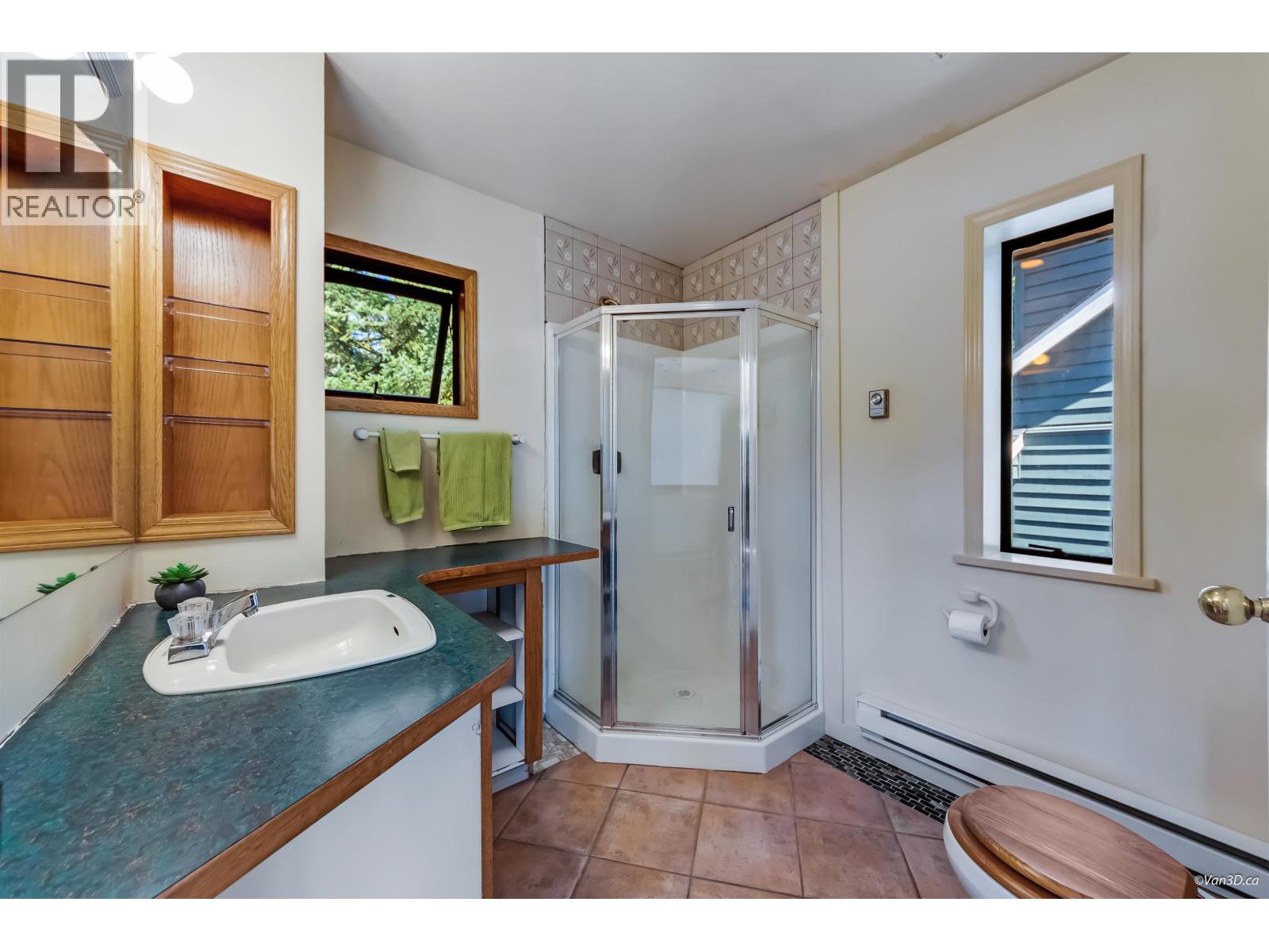 4585 Raeburn Street, North Vancouver, British Columbia  V7G 1K3 - Photo 23 - R3116521