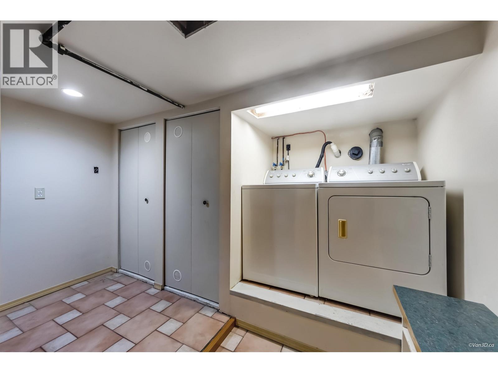 4585 Raeburn Street, North Vancouver, British Columbia  V7G 1K3 - Photo 28 - R3116521