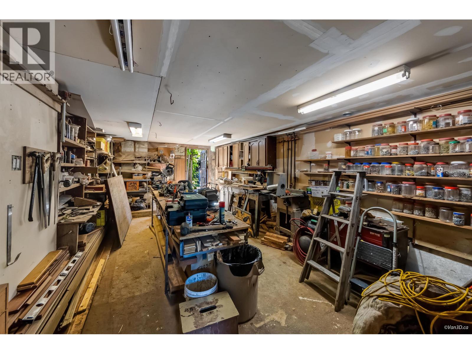 4585 Raeburn Street, North Vancouver, British Columbia  V7G 1K3 - Photo 29 - R3116521