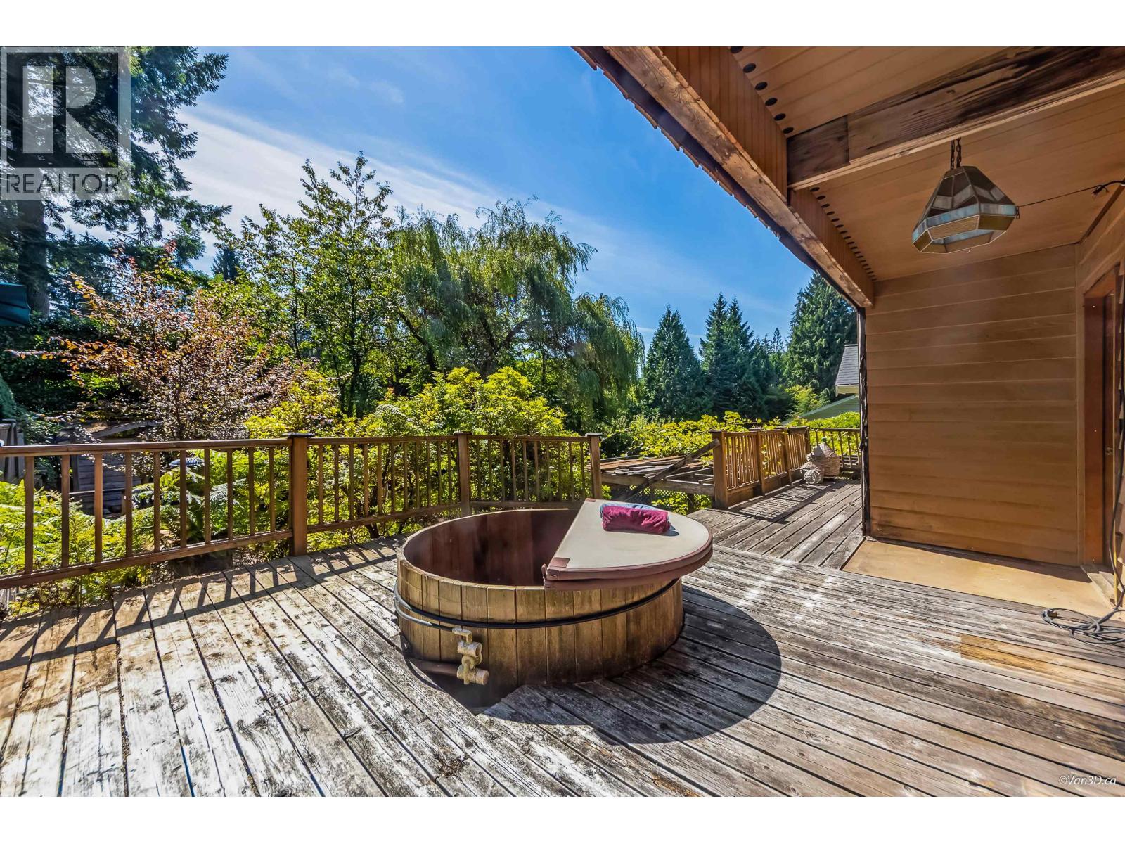 4585 Raeburn Street, North Vancouver, British Columbia  V7G 1K3 - Photo 33 - R3116521