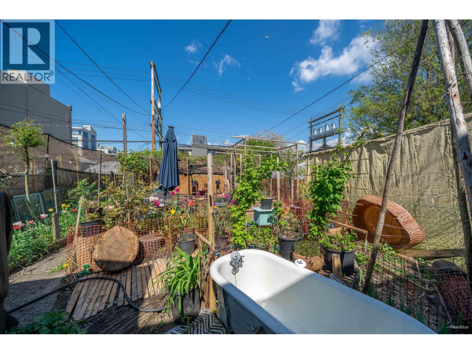 655 E Pender Street, Vancouver, British Columbia  V6A 1V6 - Photo 3 - R3116527