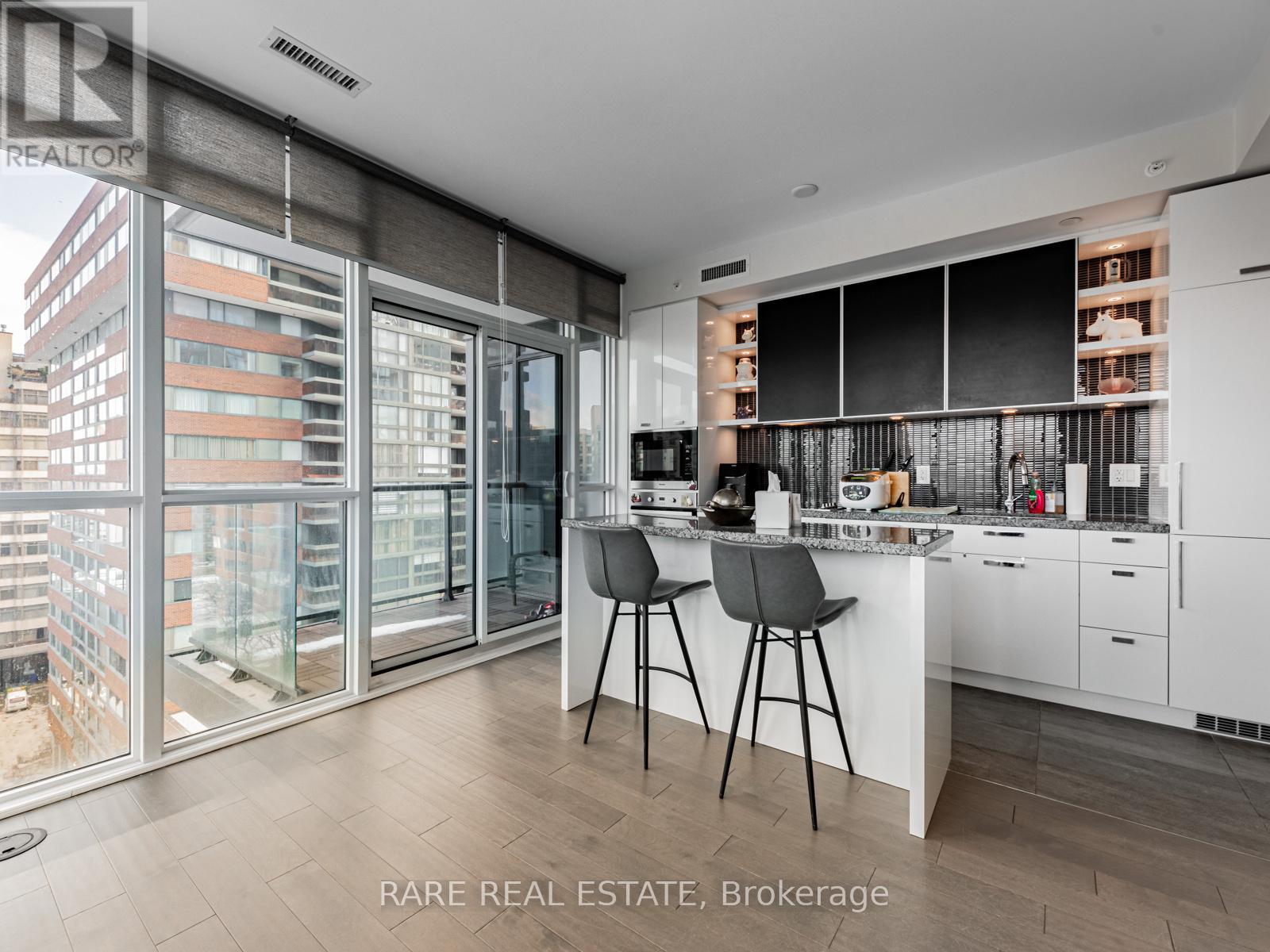 803 - 32 DAVENPORT ROAD, Toronto, Ontario