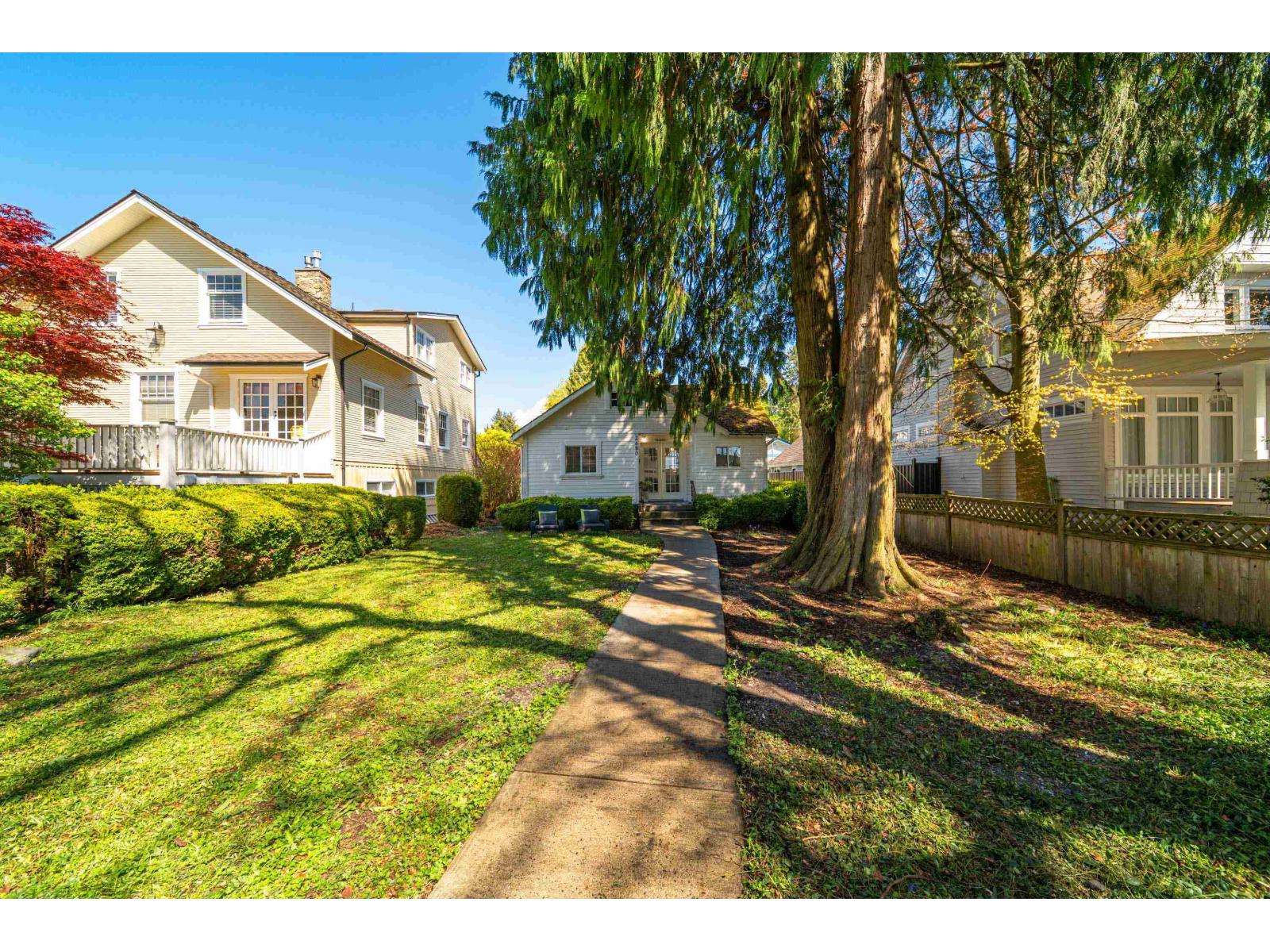 2680 Mcbride Avenue, Surrey, British Columbia  V4A 3G1 - Photo 2 - R3116544