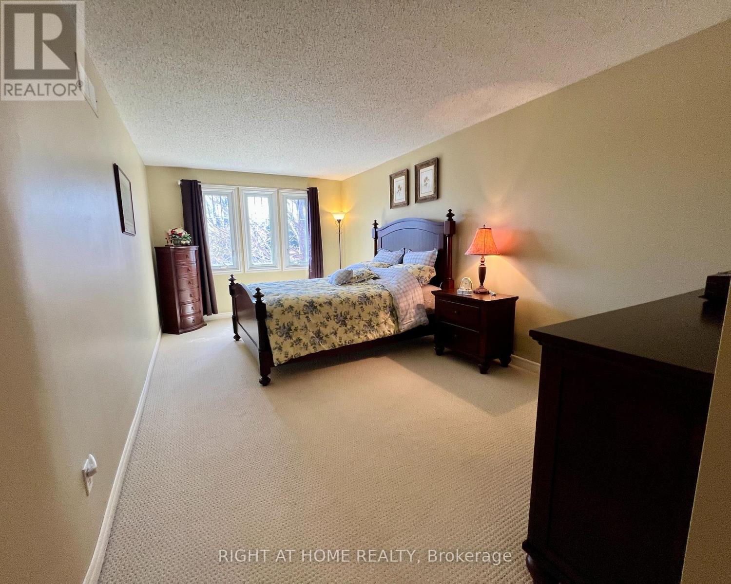 4 Silverbirch Place, Whitby, Ontario  L1R 1X7 - Photo 10 - E13050786