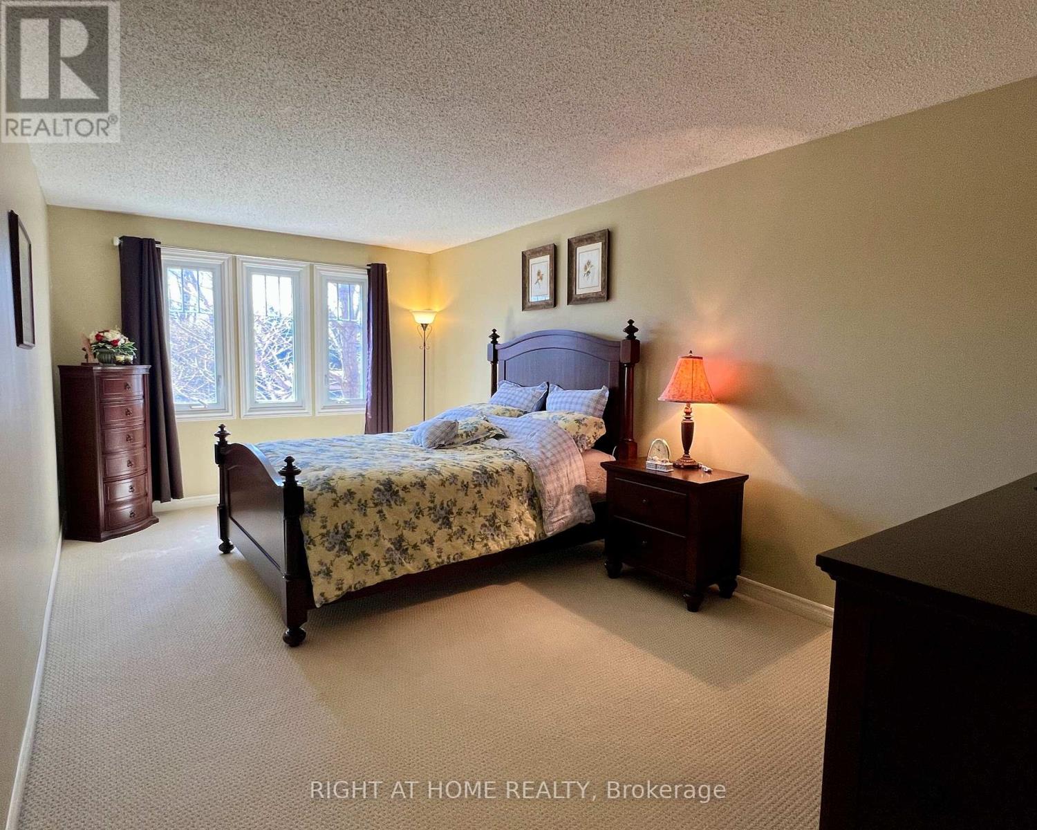 4 Silverbirch Place, Whitby, Ontario  L1R 1X7 - Photo 11 - E13050786