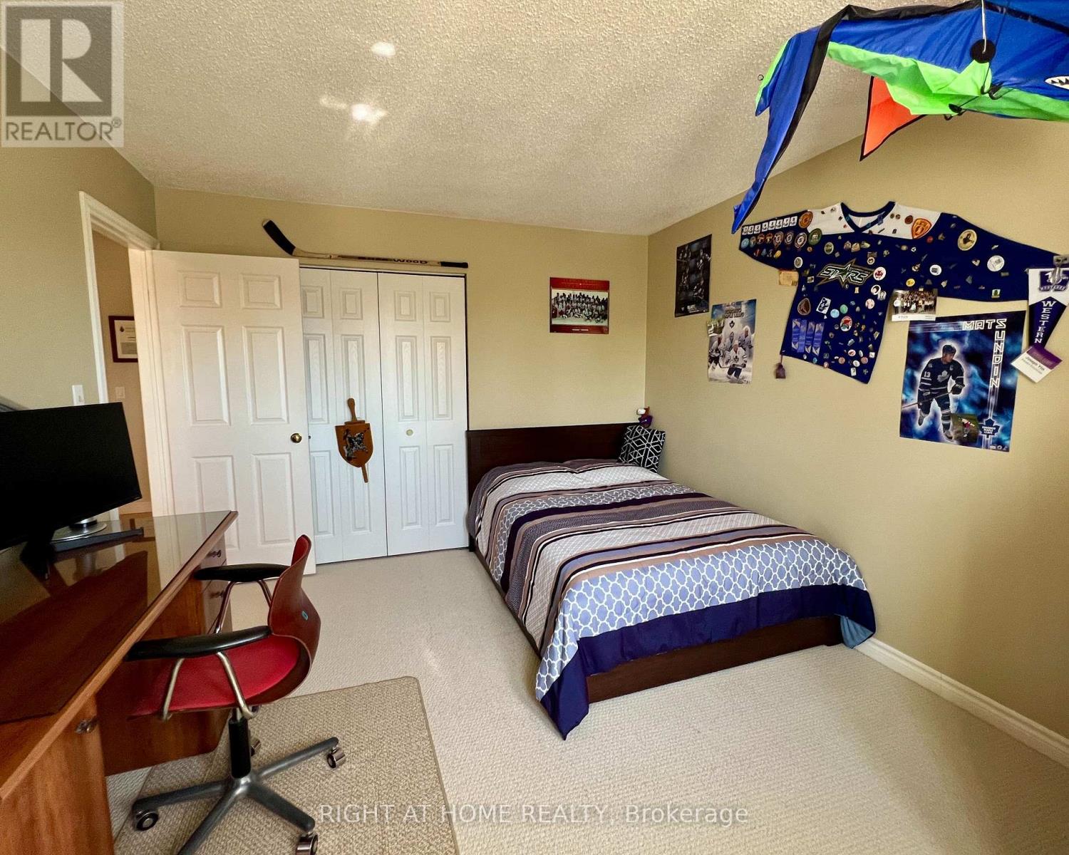 4 Silverbirch Place, Whitby, Ontario  L1R 1X7 - Photo 15 - E13050786