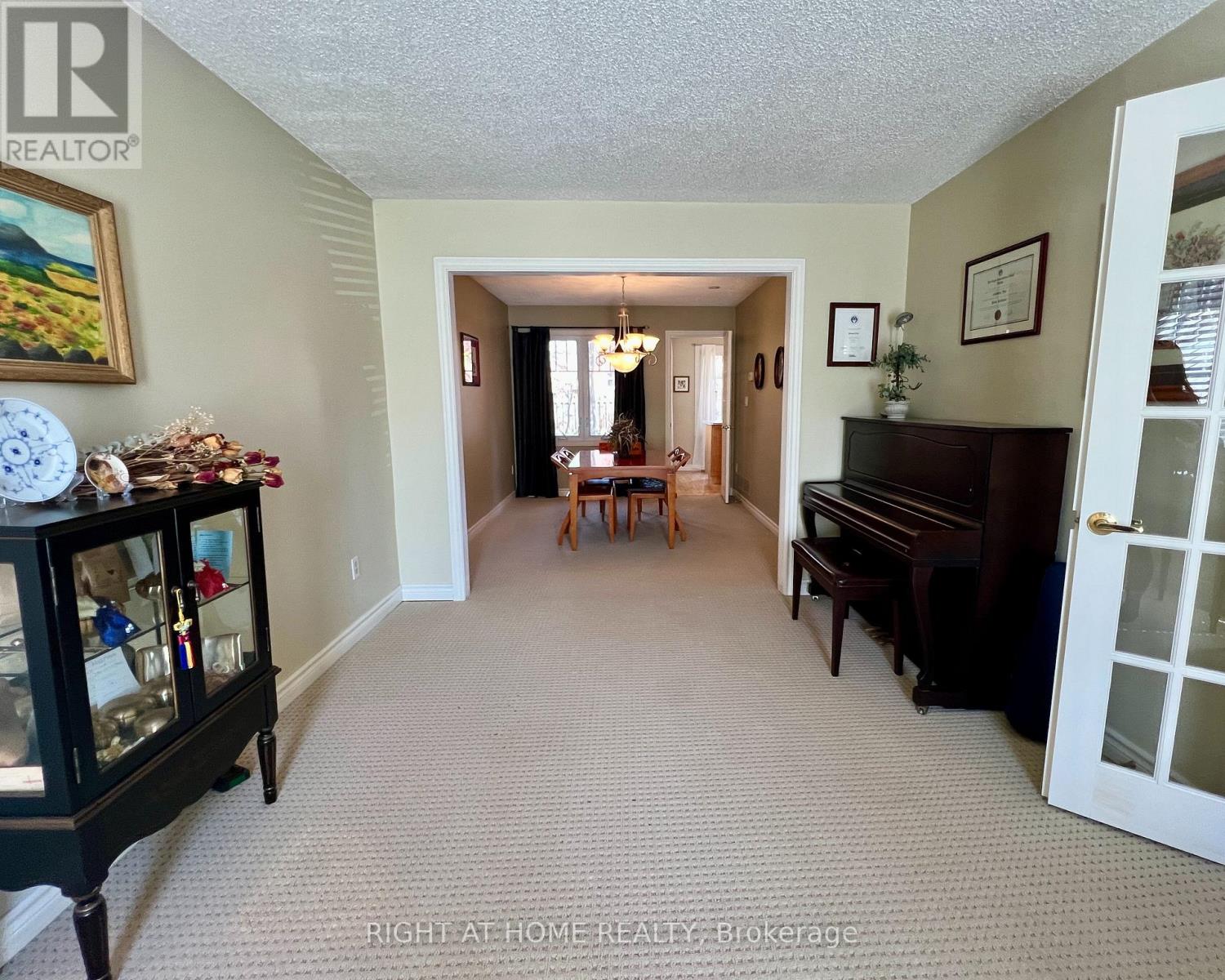 4 Silverbirch Place, Whitby, Ontario  L1R 1X7 - Photo 5 - E13050786