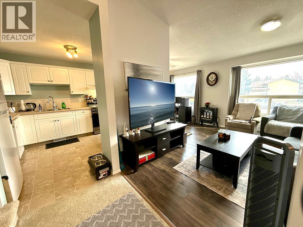 15 Dakota Road W, Lethbridge, Alberta  T1K 5L4 - Photo 4 - A2284905