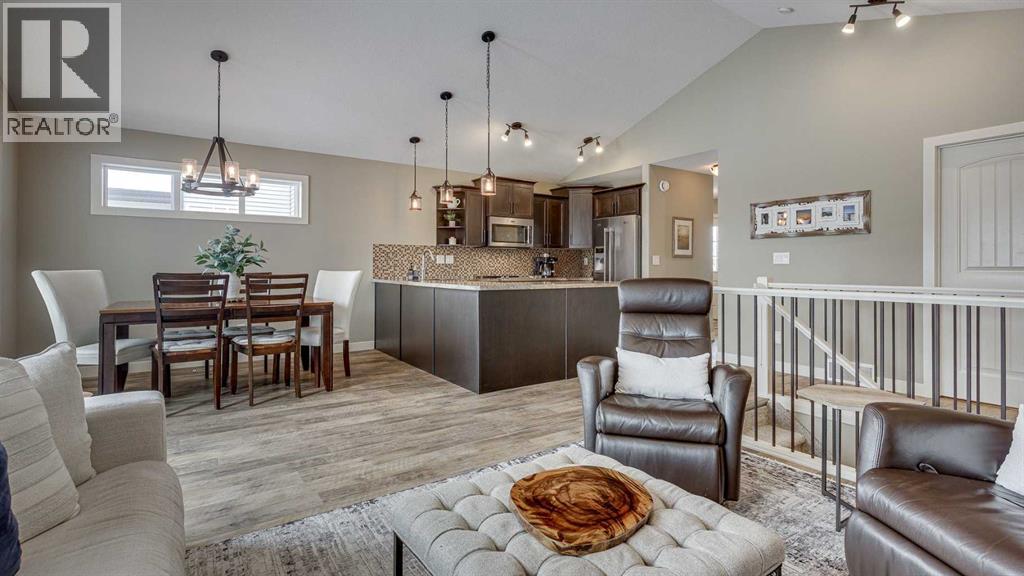 84 Isbister Close, Red Deer, Alberta  T4R 0B9 - Photo 5 - A2304300