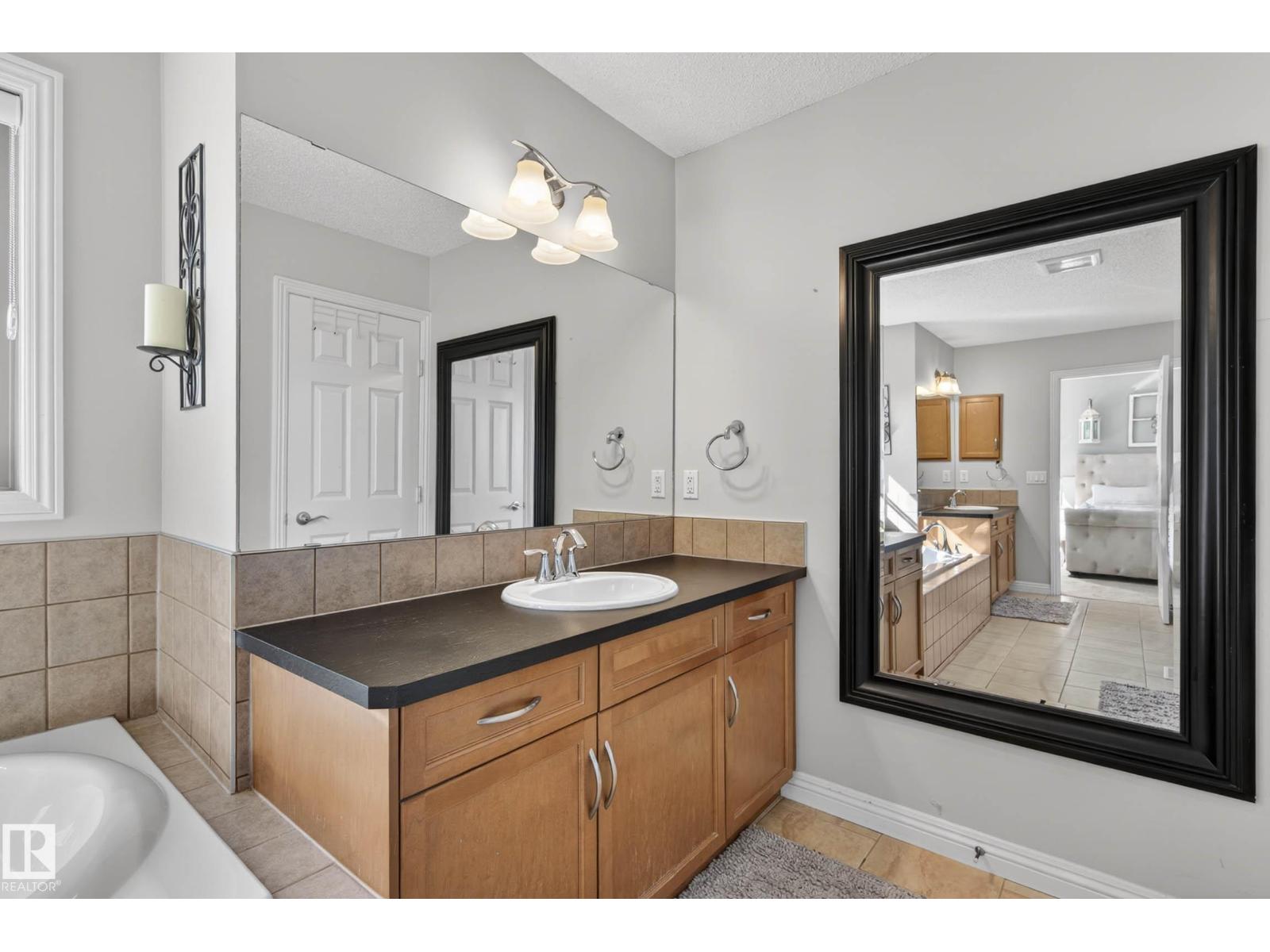 1110 Armitage Cr Sw, Edmonton, Alberta  T6W 0H2 - Photo 15 - E4484419