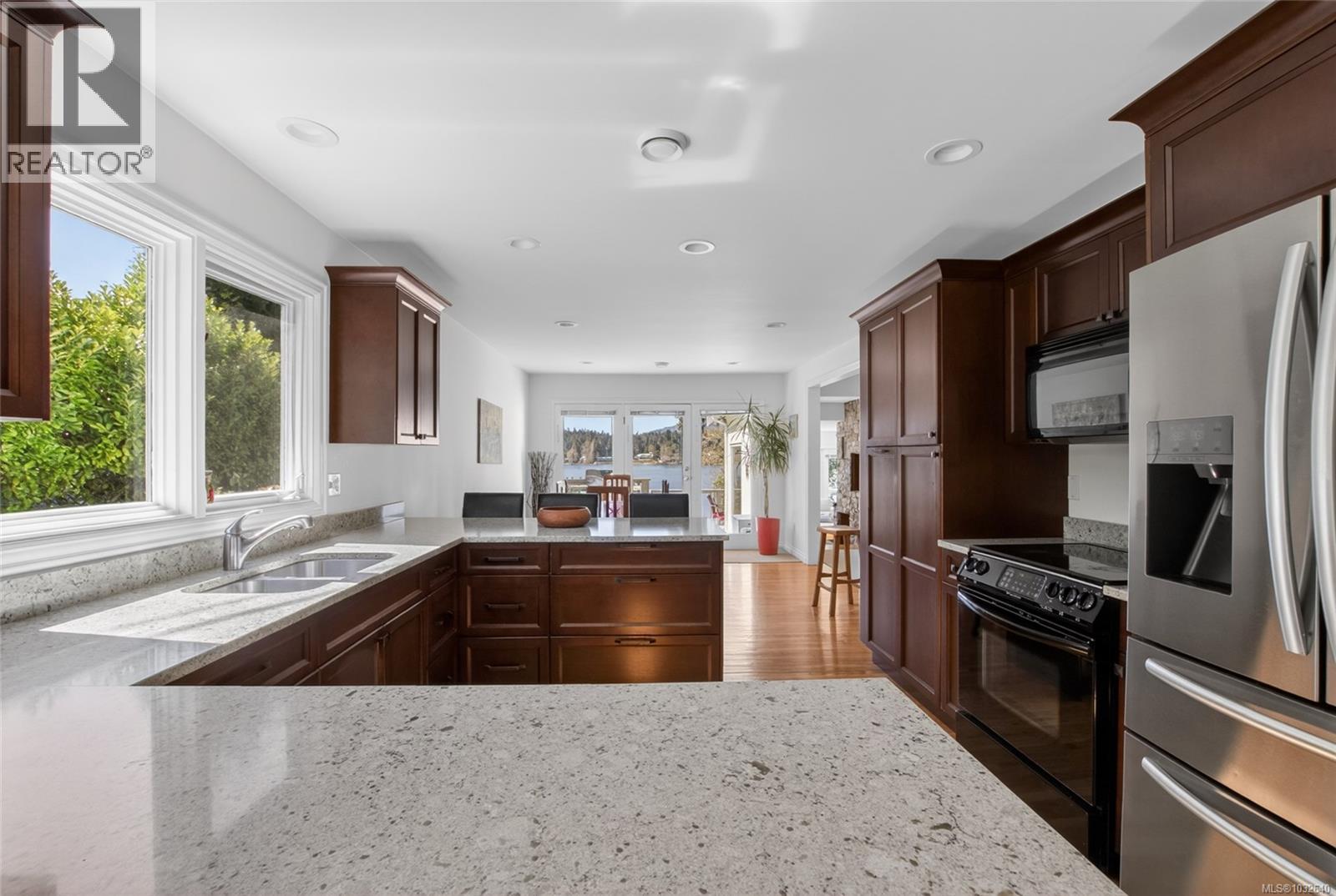 2664 Heald Rd, Shawnigan Lake, British Columbia  V0R 2W0 - Photo 9 - 1032640