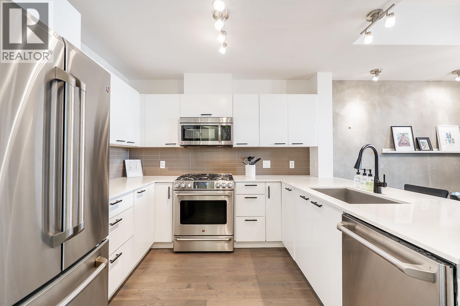 2751 Spring Street, Port Moody, British Columbia  V3H 0H3 - Photo 8 - R3098227