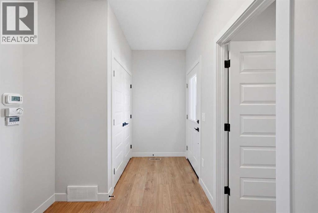 30 Waterford Mews, Chestermere, Alberta  T1X 3B4 - Photo 5 - A2305577