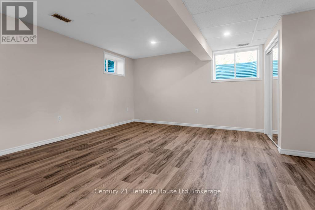 25 Baker Street, Norfolk, Ontario  N0E 2A0 - Photo 30 - X13050834