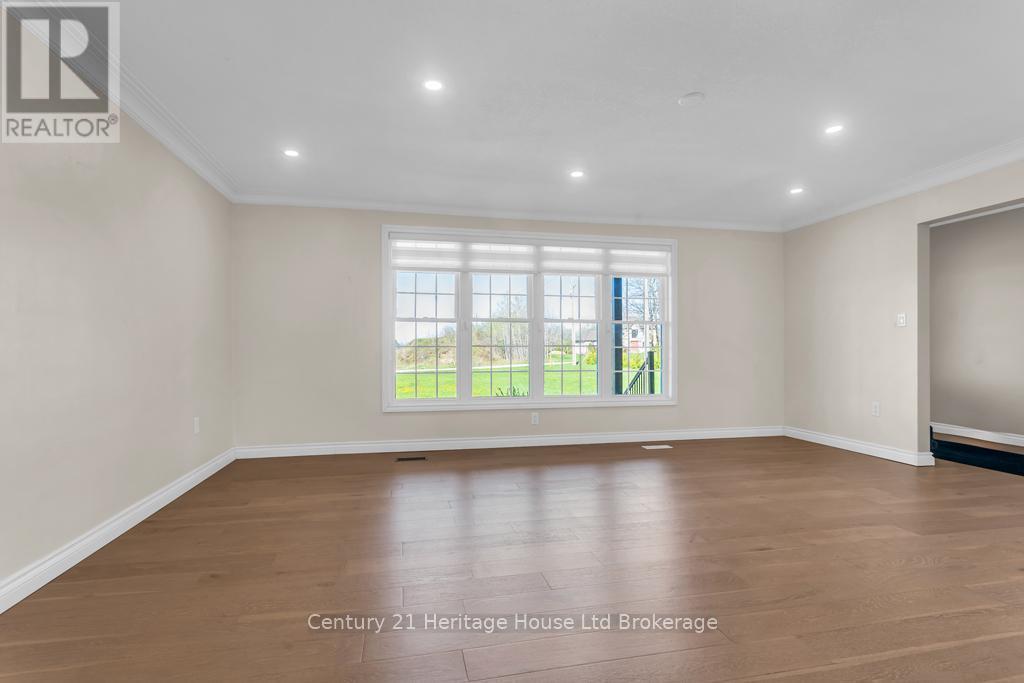 25 Baker Street, Norfolk, Ontario  N0E 2A0 - Photo 5 - X13050834