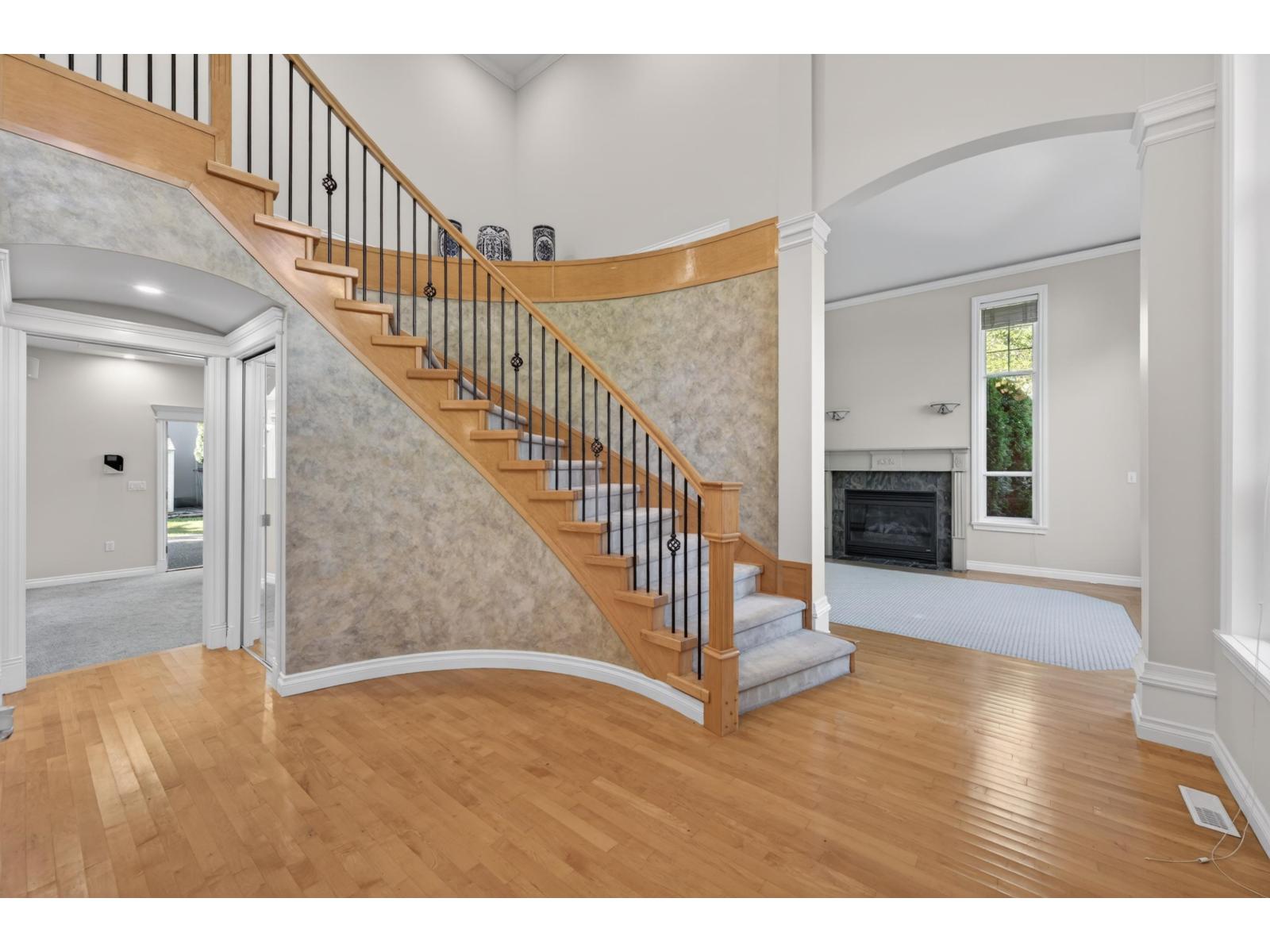 2142 139a Street, Surrey, British Columbia  V4A 9V4 - Photo 3 - R3114405