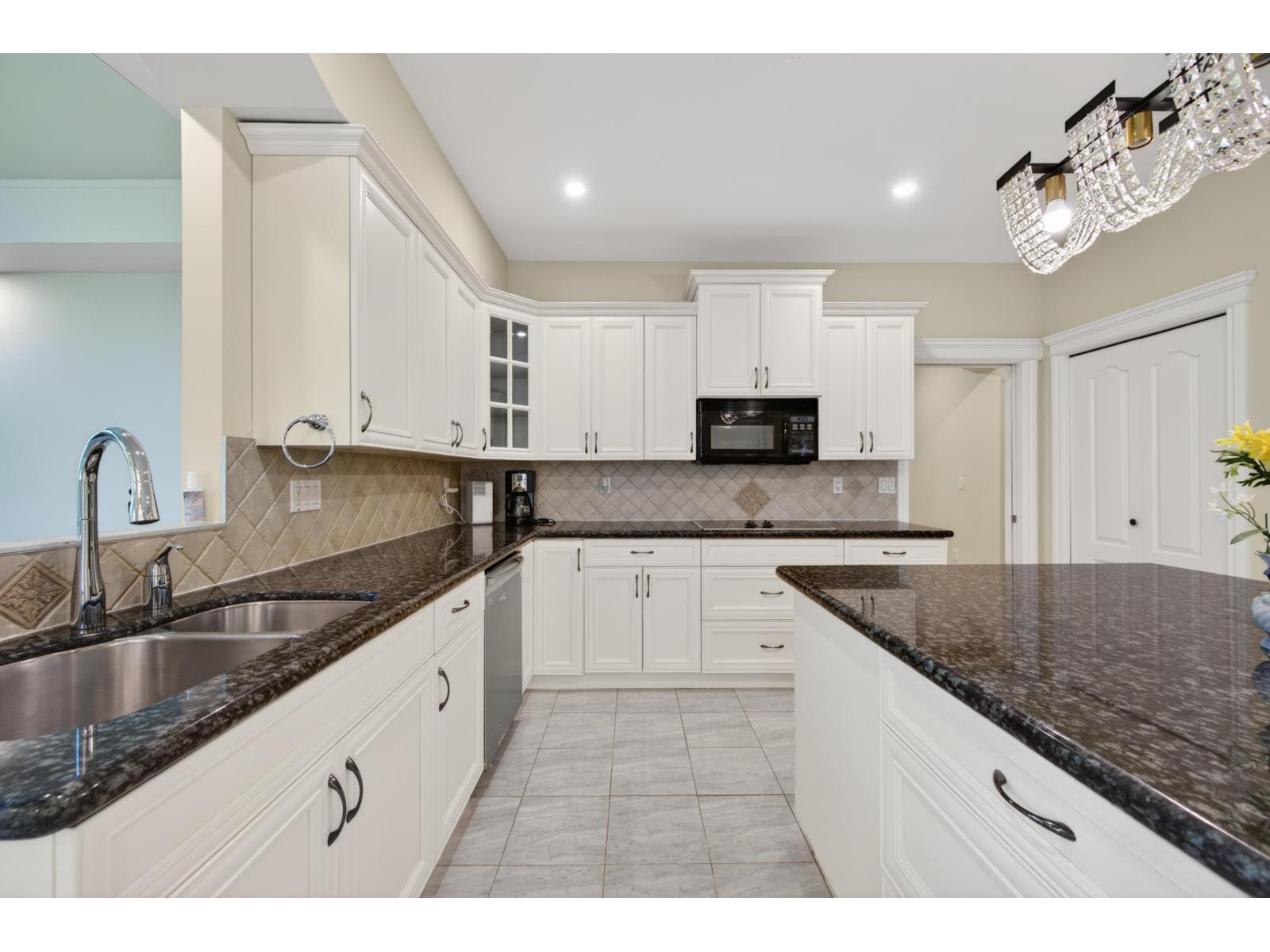 2142 139a Street, Surrey, British Columbia  V4A 9V4 - Photo 11 - R3114405