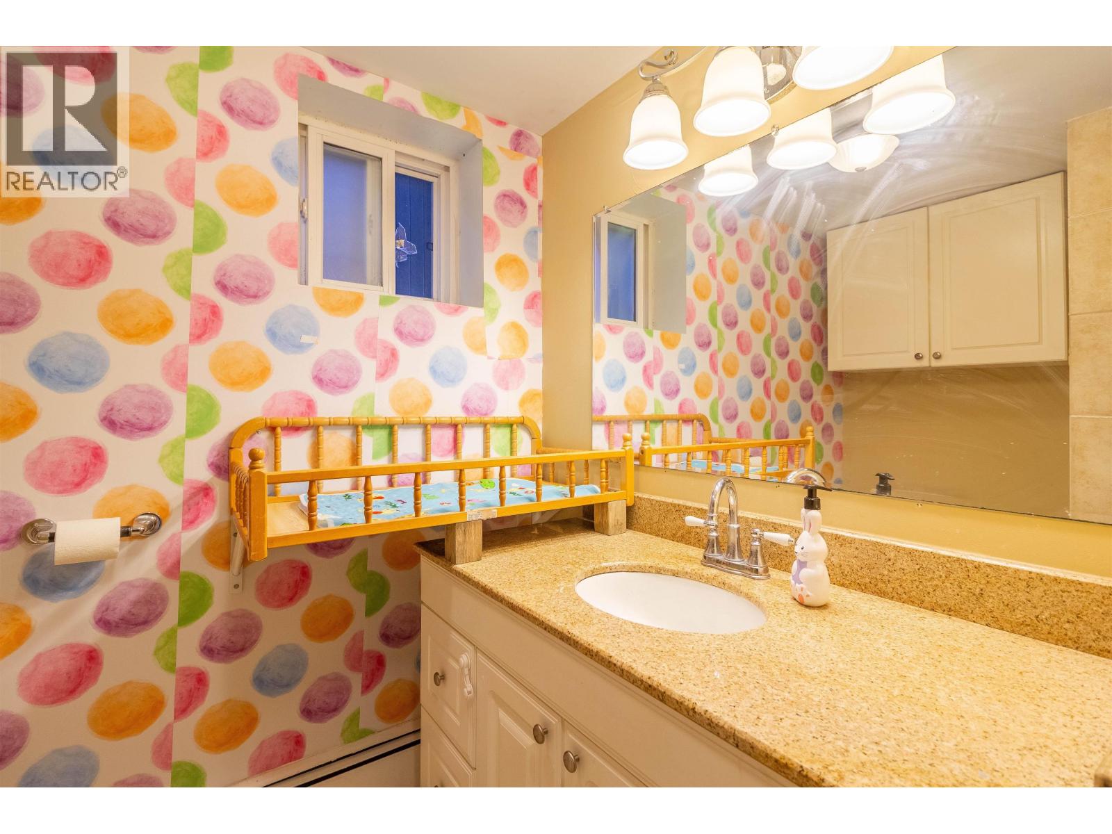 111 N Fell Avenue, Burnaby, British Columbia  V5B 1L3 - Photo 30 - R3075964