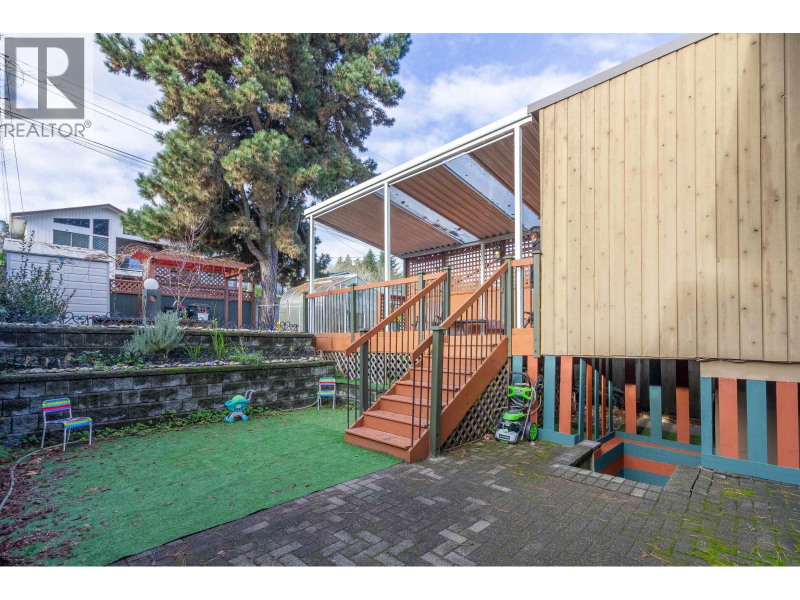 111 N Fell Avenue, Burnaby, British Columbia  V5B 1L3 - Photo 34 - R3075964