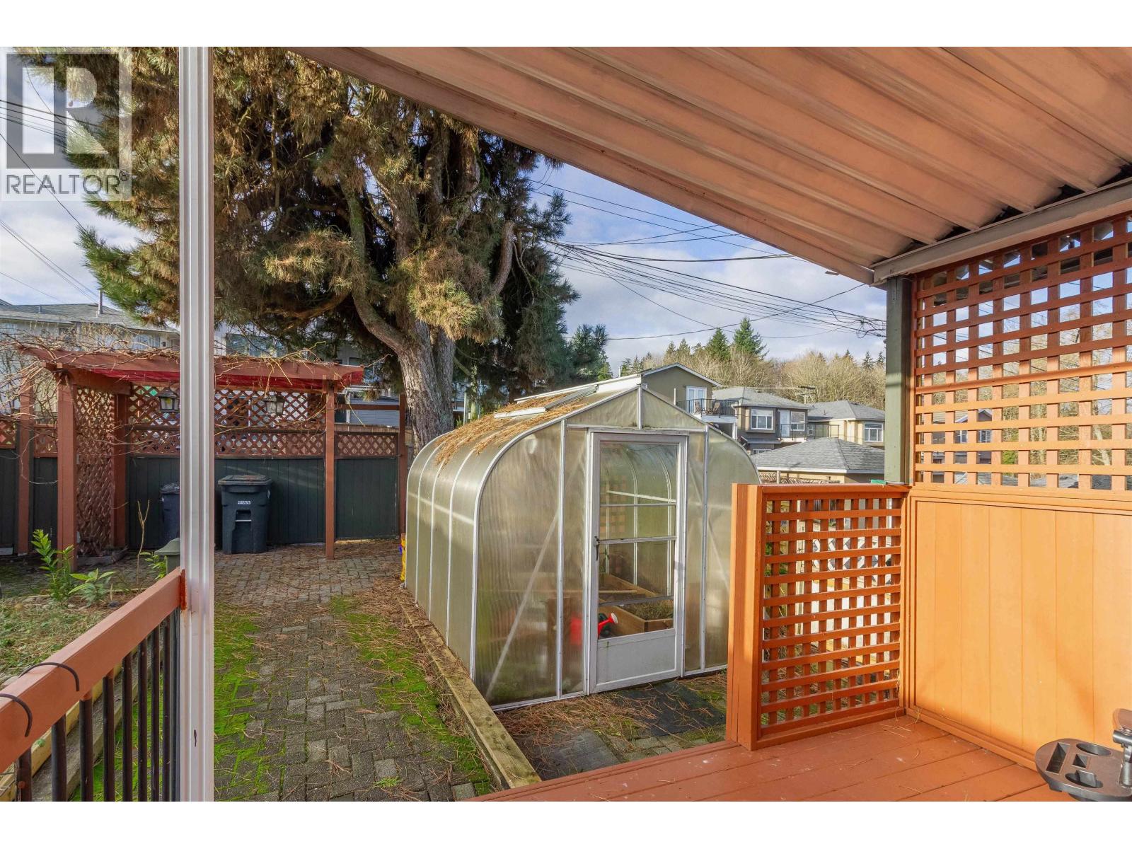 111 N Fell Avenue, Burnaby, British Columbia  V5B 1L3 - Photo 35 - R3075964