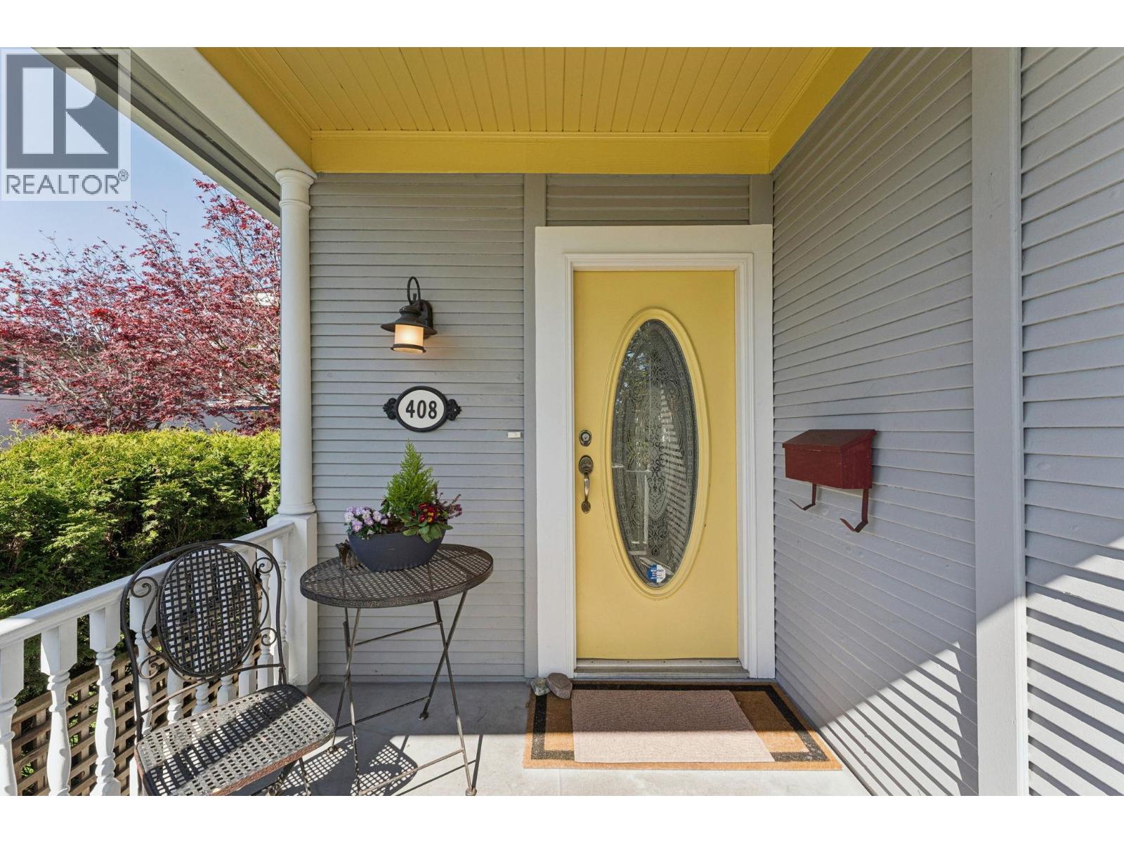 408 E 2nd Street, North Vancouver, British Columbia  V7L 1C8 - Photo 2 - R3116399