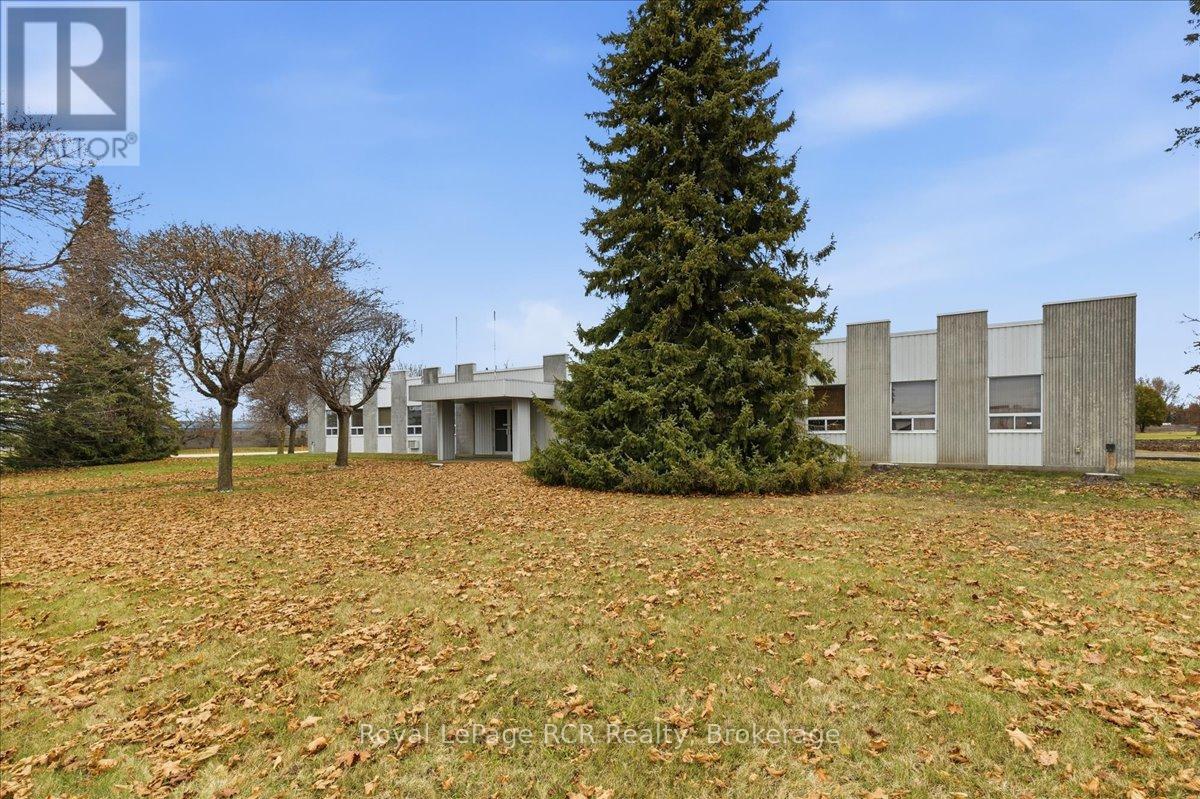 360 Perth Street, Wellington North, Ontario  N0G 2L1 - Photo 13 - X13050854