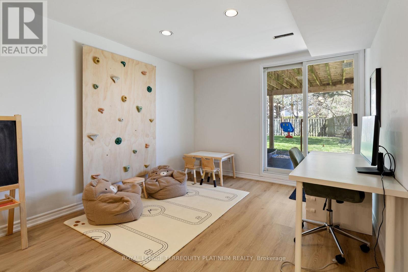 62 Humphrey Drive, Ajax, Ontario  L1S 4Z2 - Photo 25 - E13049894