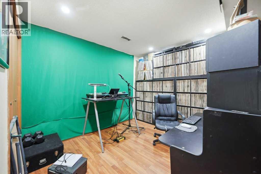 228 Castleridge Drive NE, Calgary, Alberta  T3J 1X3 - Photo 26 - A2290793