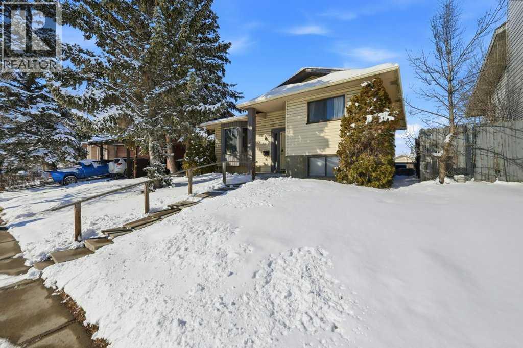 228 Castleridge Drive NE, Calgary, Alberta  T3J 1X3 - Photo 2 - A2290793