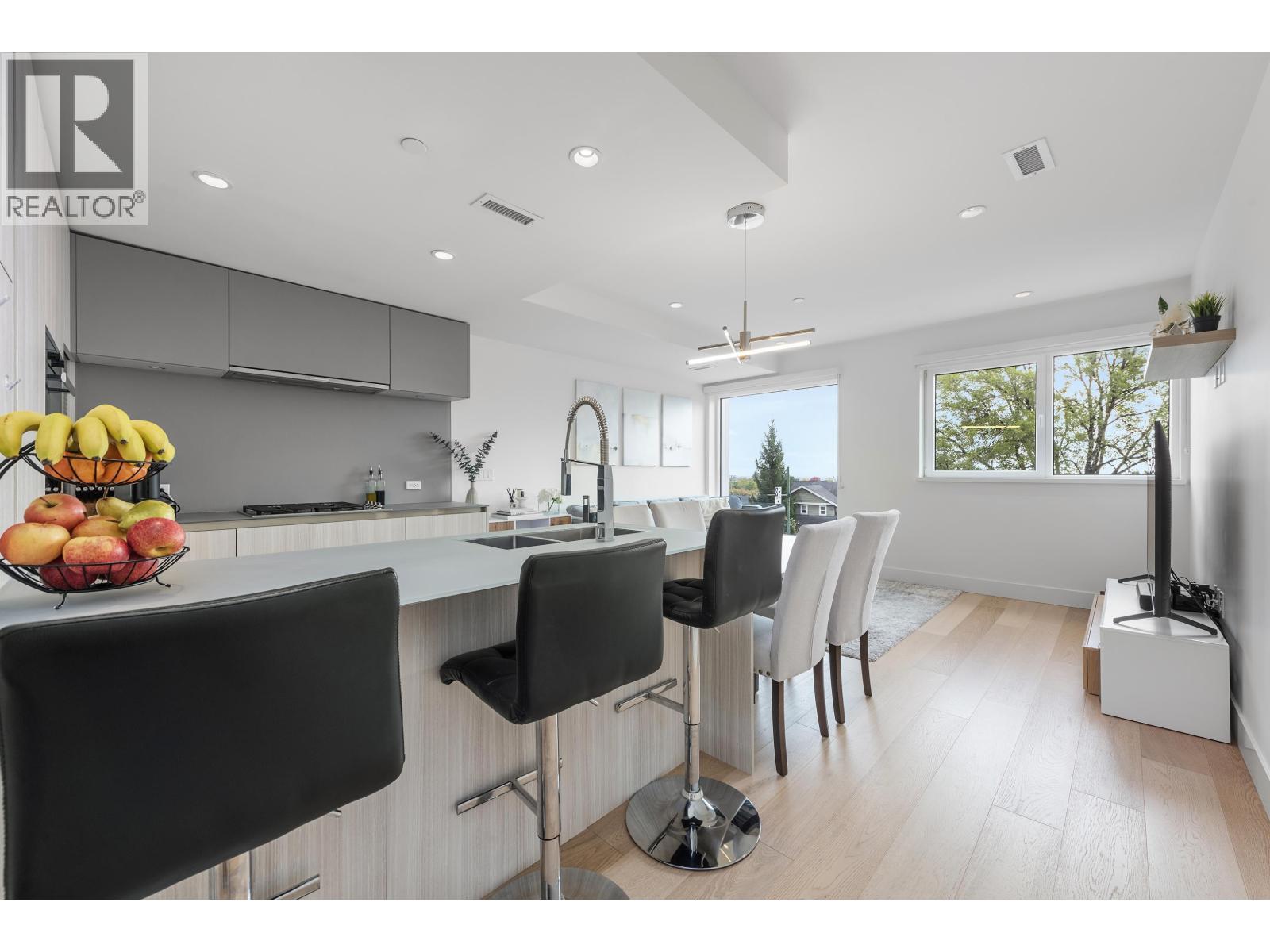 138 W Woodstock Avenue, Vancouver, British Columbia  V5Y 0N1 - Photo 11 - R3116535