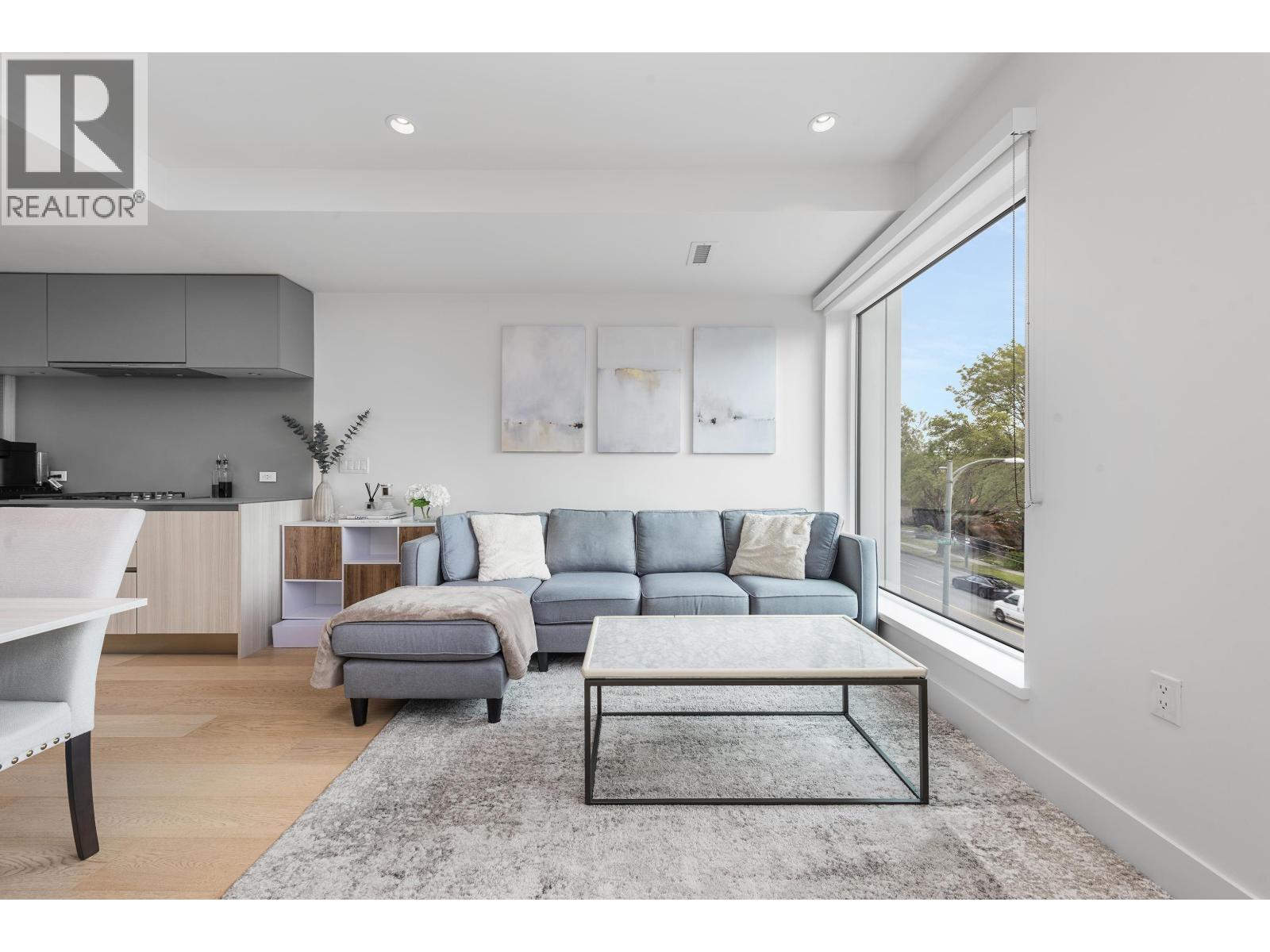 138 W Woodstock Avenue, Vancouver, British Columbia  V5Y 0N1 - Photo 3 - R3116535