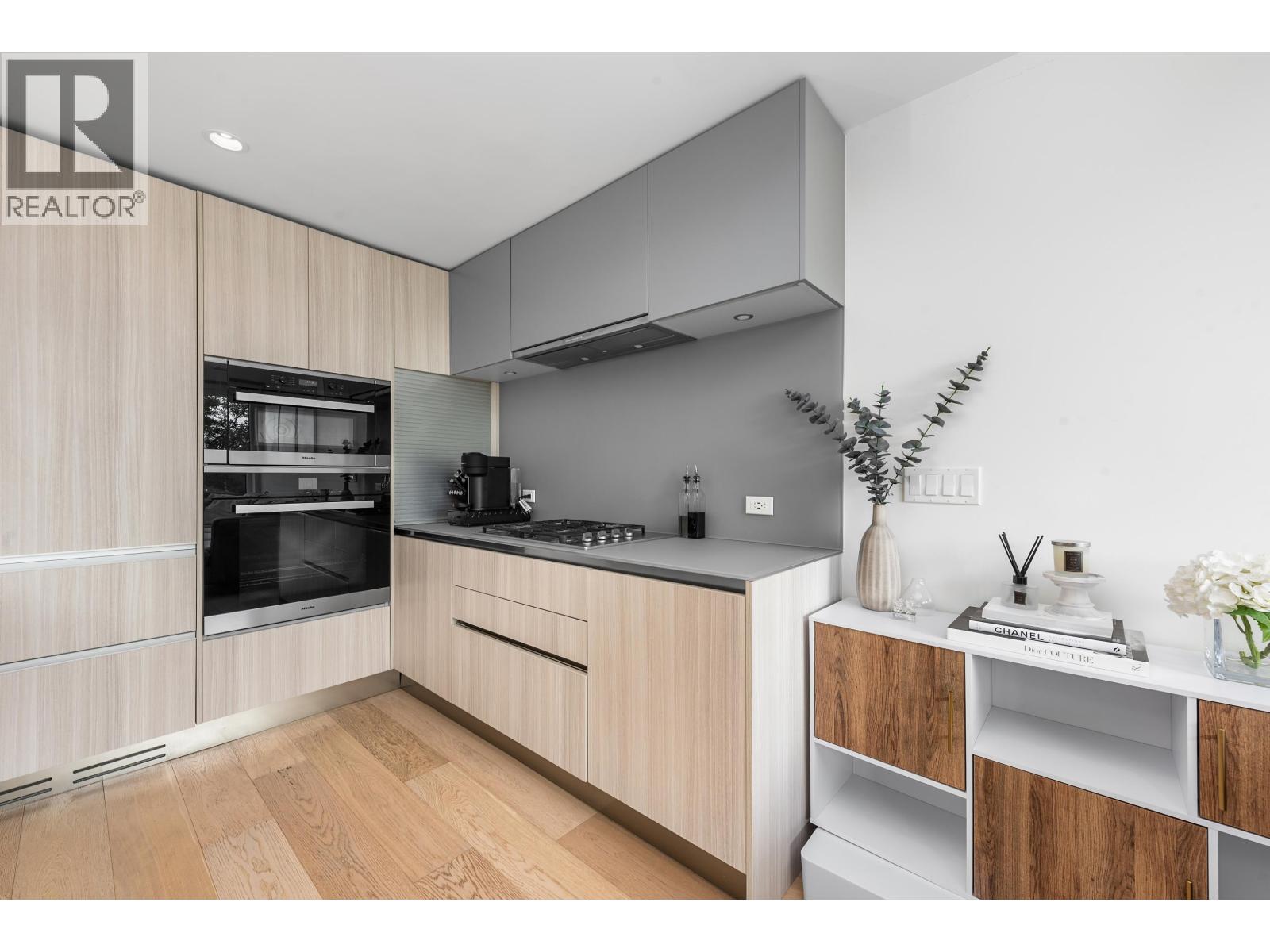 138 W Woodstock Avenue, Vancouver, British Columbia  V5Y 0N1 - Photo 8 - R3116535