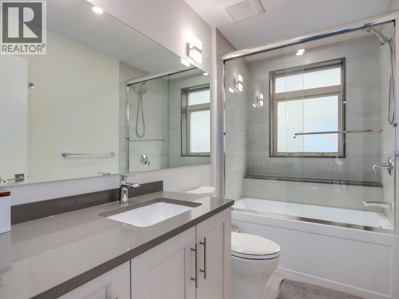 3 115 W Queens Road, North Vancouver, British Columbia  V7N 2K4 - Photo 11 - R3116536