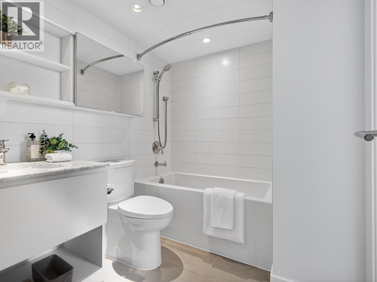 905 988 Quayside Drive, New Westminster, British Columbia  V3M 0L5 - Photo 11 - R3116541