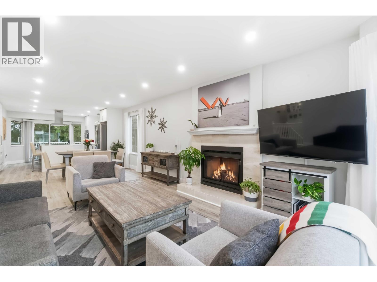 1760 Pekrul Place, Port Coquitlam, British Columbia  V3C 6A7 - Photo 4 - R3116549