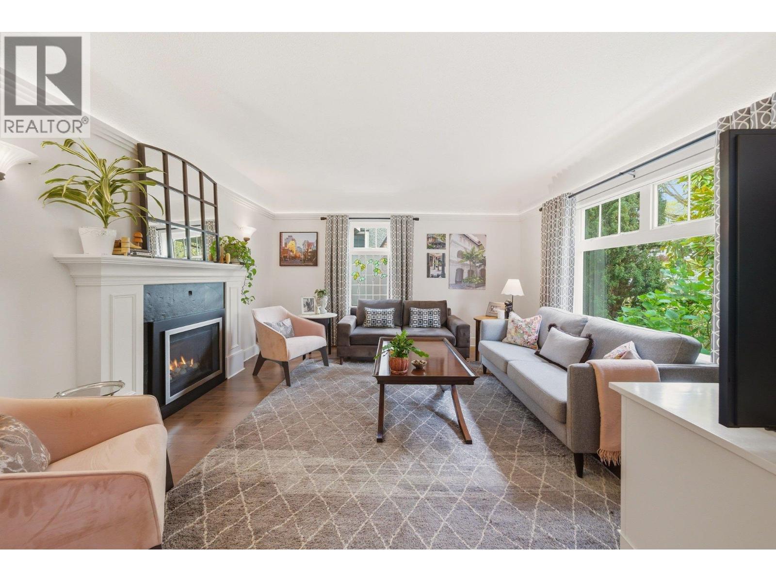 1418 Hamilton Street, New Westminster, British Columbia  V3M 2N6 - Photo 2 - R3116451