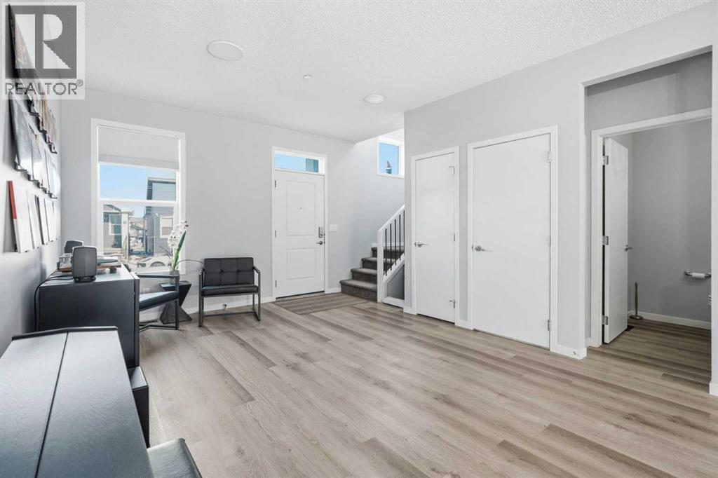 49 Lucas Grove NW, Calgary, Alberta  T3P 1R4 - Photo 3 - A2303685