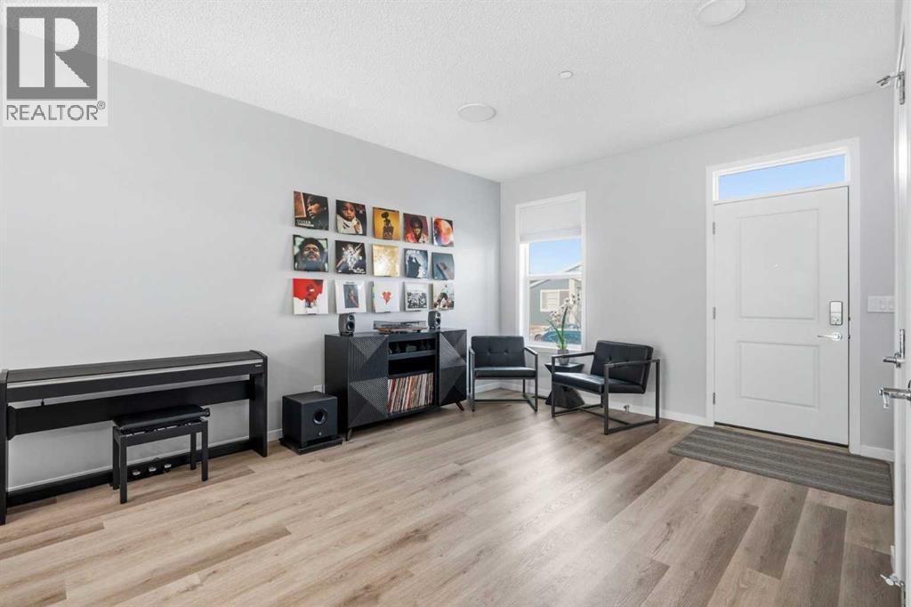 49 Lucas Grove NW, Calgary, Alberta  T3P 1R4 - Photo 4 - A2303685