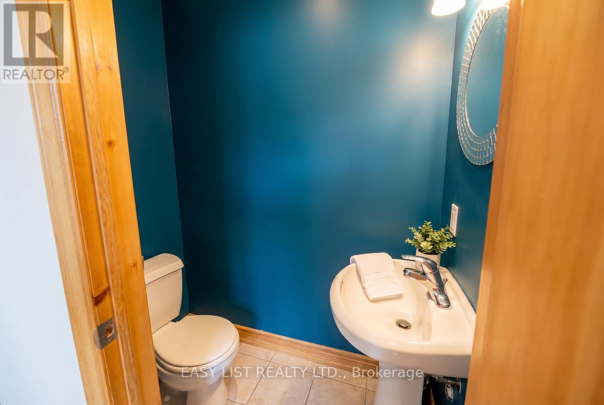 A - 274 Douglas Road, Richmond Hill, Ontario  L4E 3H7 - Photo 8 - N12614030