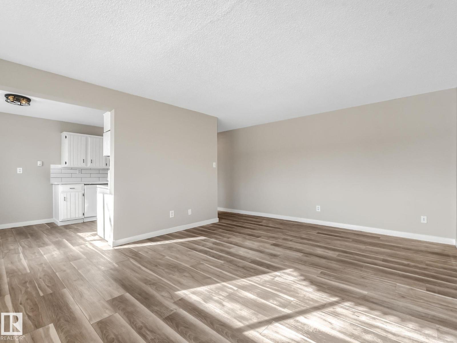 #103 11907 81 St Nw, Edmonton, Alberta  T5B 2S7 - Photo 5 - E4484424