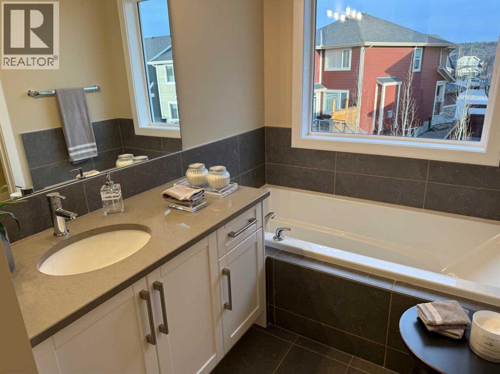 72 Sunrise Heath, Cochrane, Alberta  T4C 3C5 - Photo 26 - A2265940