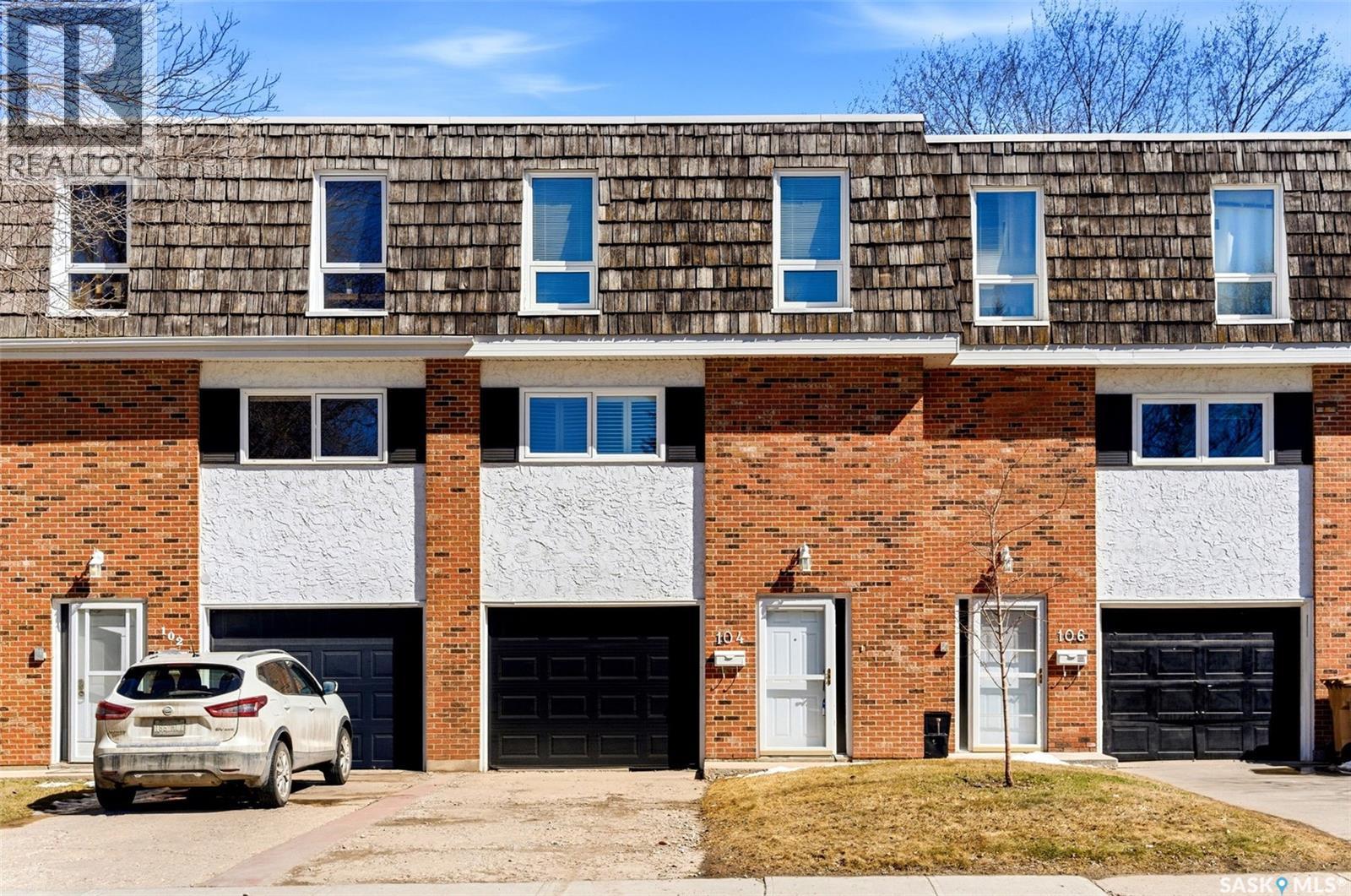 104 Lockwood ROAD, Regina, Saskatchewan