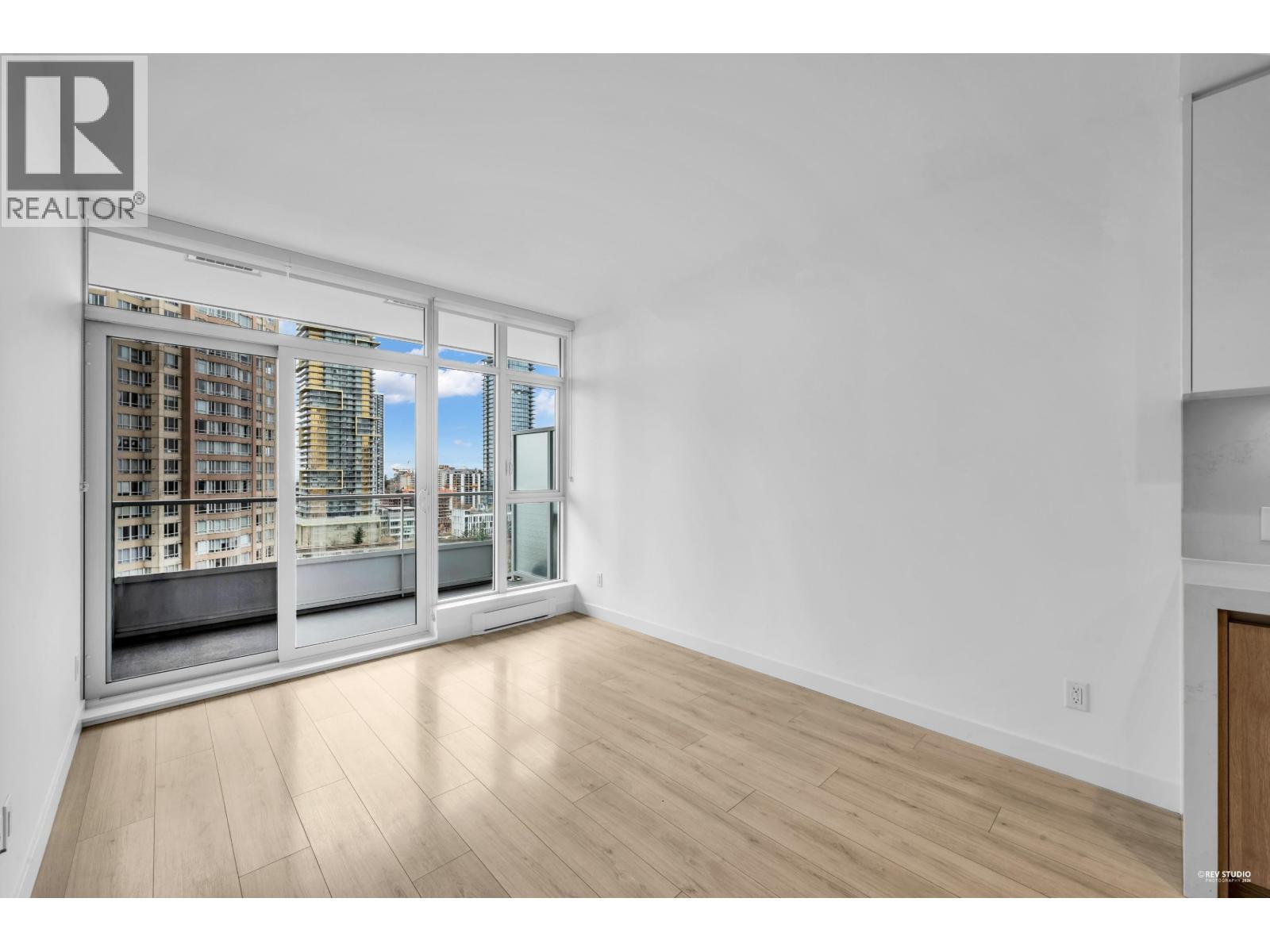 1310 6080 Mckay Avenue, Burnaby, British Columbia  V5H 0J4 - Photo 3 - R3106487