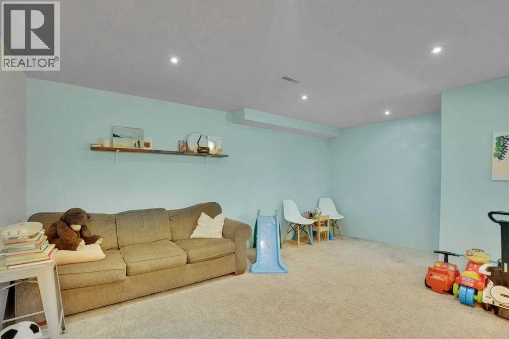 12 Queen Anne Close Se, Calgary, Alberta  T2J 6N6 - Photo 35 - A2302702