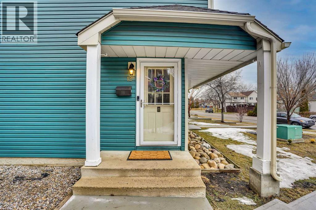 12 Queen Anne Close Se, Calgary, Alberta  T2J 6N6 - Photo 5 - A2302702