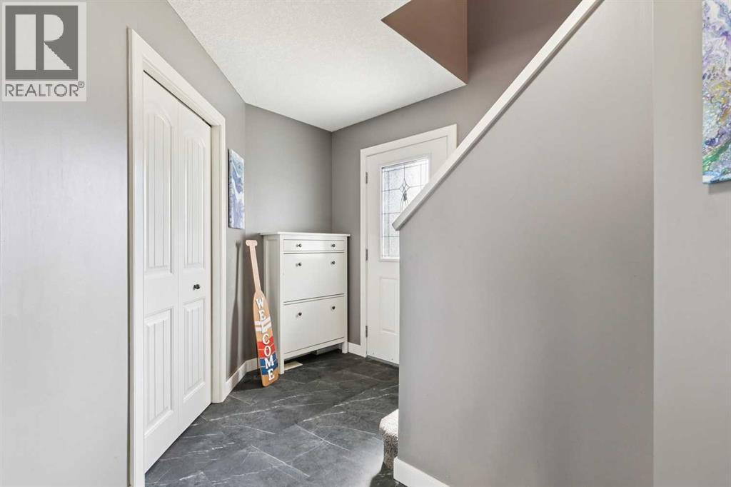 30 Bridlecrest Road Sw, Calgary, Alberta  T2Y 5J2 - Photo 3 - A2303074
