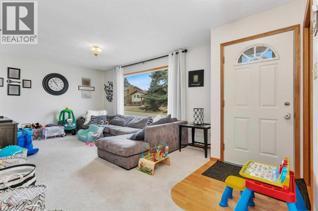 5751 55 Street, Rocky Mountain House, Alberta  T4T 1J7 - Photo 3 - A2305757