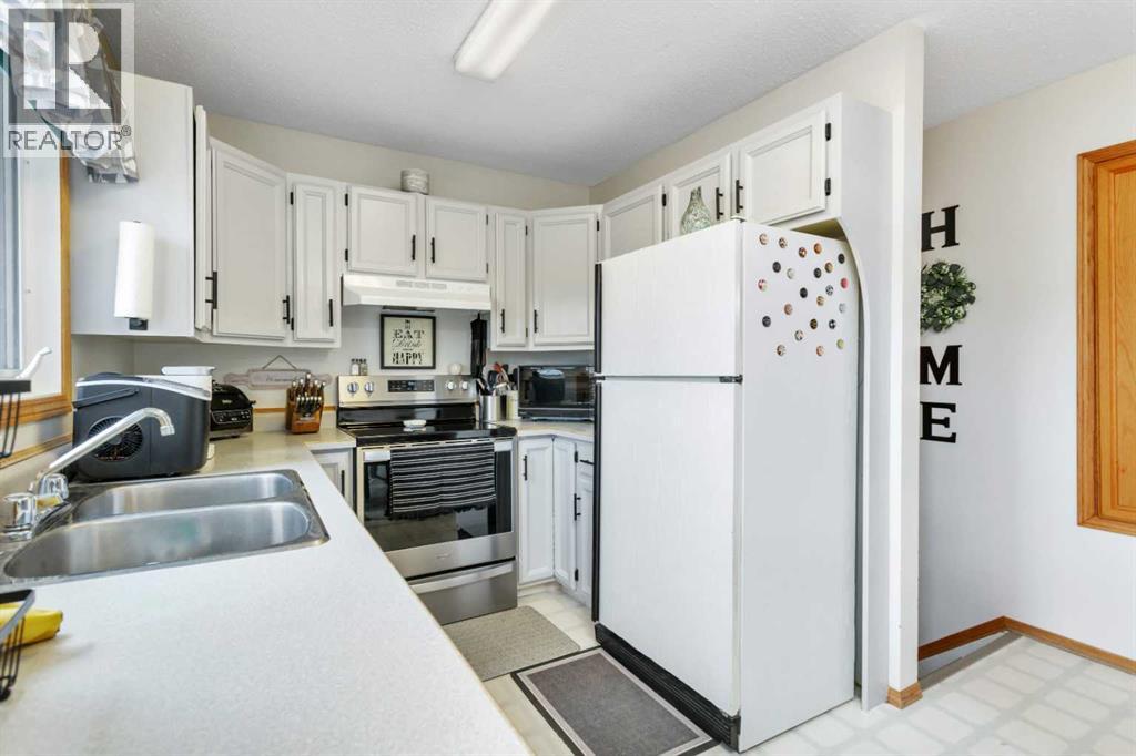 5751 55 Street, Rocky Mountain House, Alberta  T4T 1J7 - Photo 12 - A2305757