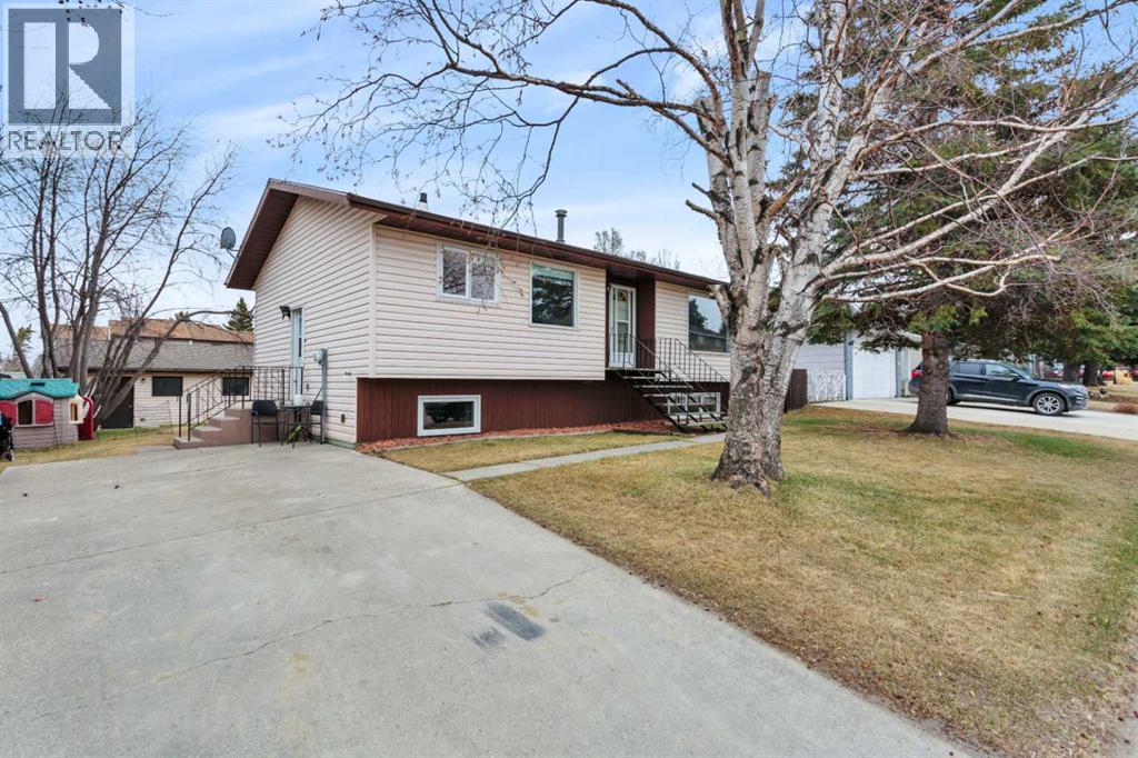 5751 55 Street, Rocky Mountain House, Alberta  T4T 1J7 - Photo 2 - A2305757